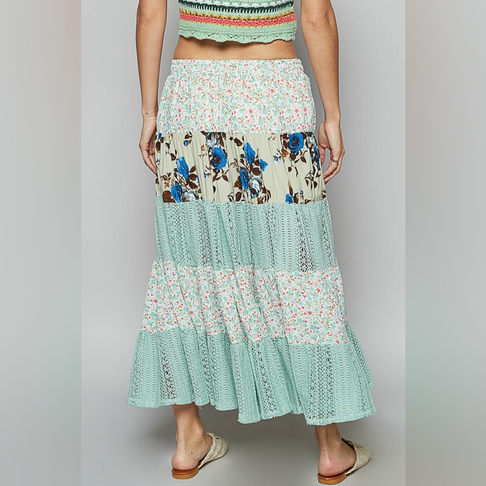 #215 🌸New! Pol Patchwork Floral Crochet Skirt - Picture 3 of 3